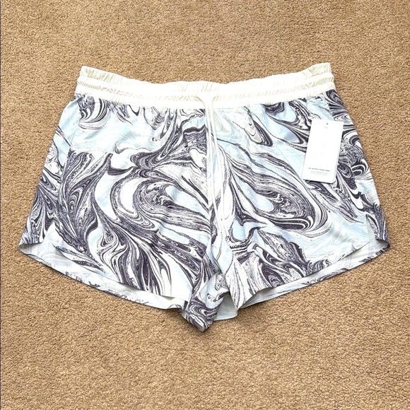 NWT Athleta All Activity 4" Marbled Print Athletic Shorts Size 1X - Picture 2 of 8